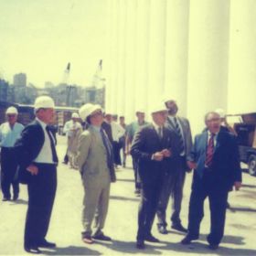 Silos Porto di Beirut Visita Ambasciatore F. Mistretta<span>Libano - 2002</span>